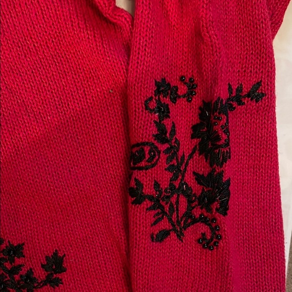 Vintage Heirloom Collectibles Red Cardigan with Black Accents Size PM - Picture 5 of 8